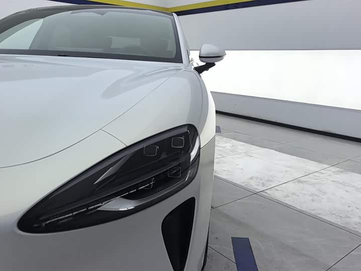 Фото 5 - Xiaomi SU7