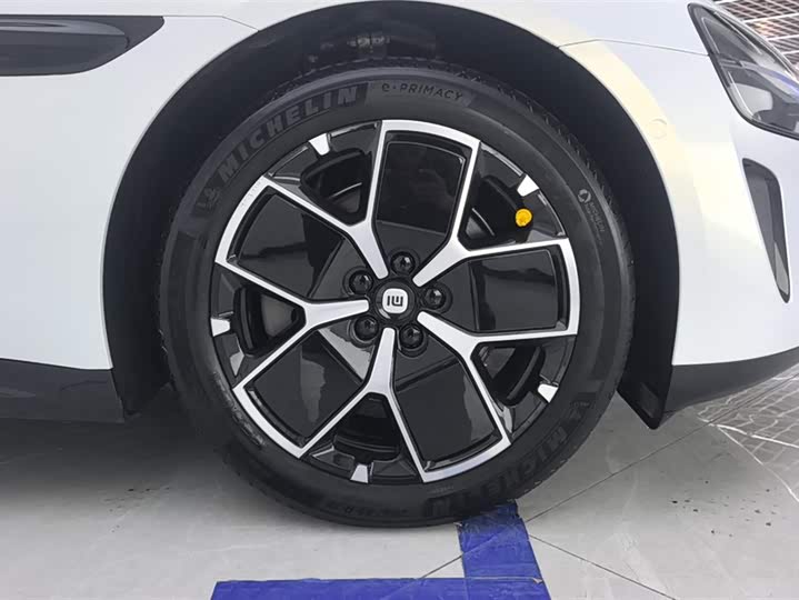 Фото 6 - Xiaomi SU7