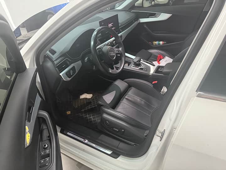 Фото 4 - Audi A4L