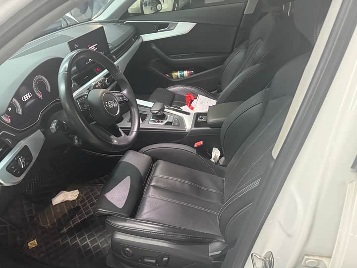 Фото 5 - Audi A4L