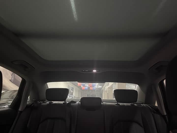 Фото 8 - Audi A4L