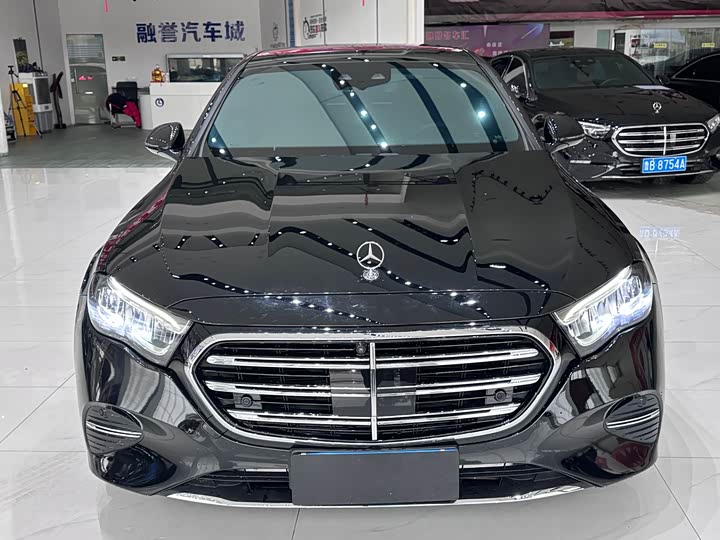 Фото 2 - Mercedes-Benz E-Class