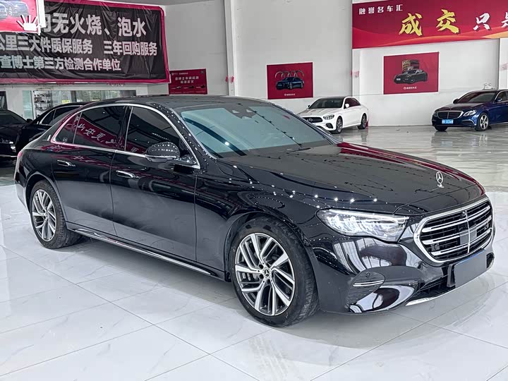 Фото 3 - Mercedes-Benz E-Class