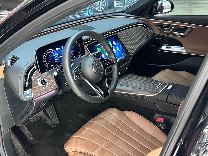 Фото 4 - Mercedes-Benz E-Class