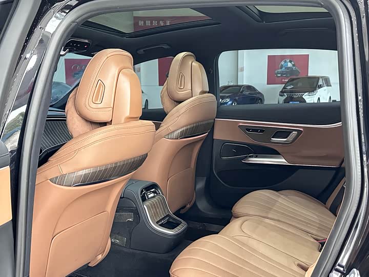 Фото 5 - Mercedes-Benz E-Class