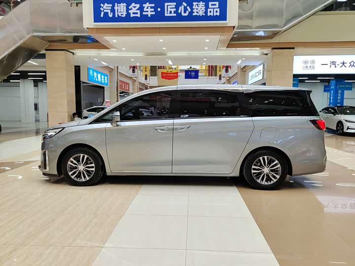 Фото 6 - Buick GL8 ES