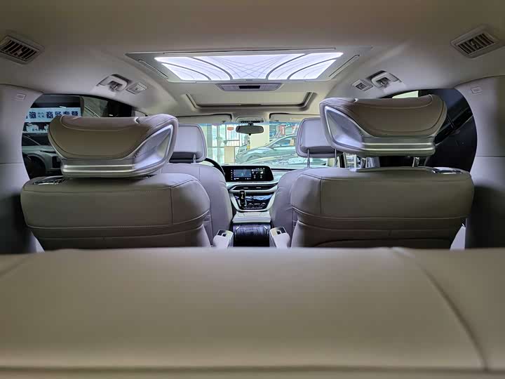 Фото 9 - Buick GL8 ES