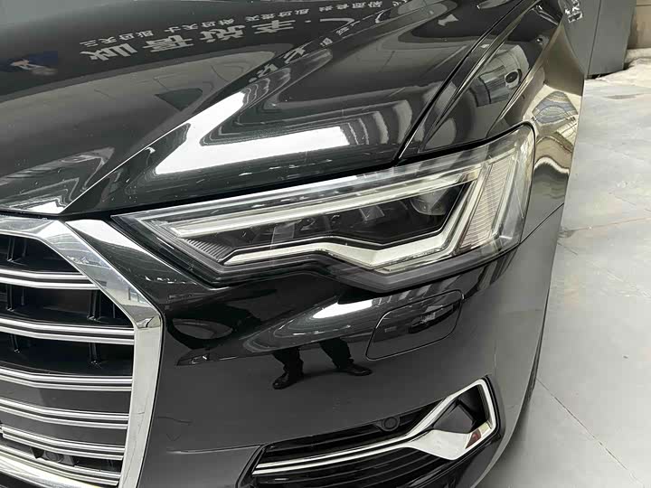 Фото 2 - Audi A6L