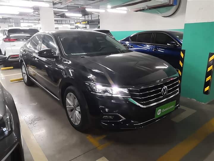 Фото 4 - Volkswagen Passat