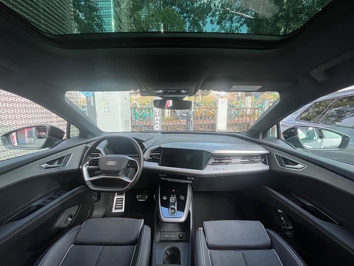 Фото 9 - Audi Q5 e-tron