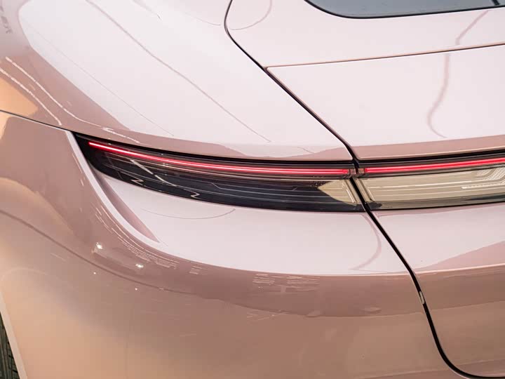 Фото 9 - Porsche Taycan