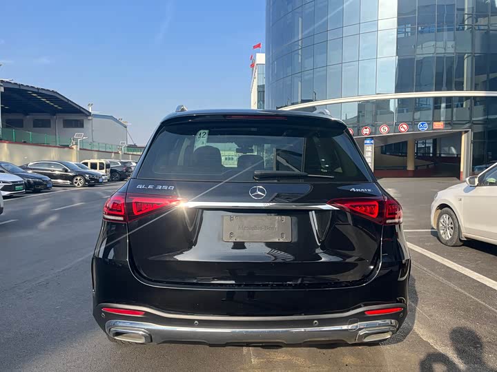 Фото 9 - Mercedes-Benz GLE-Class