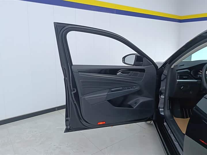 Фото 7 - Volkswagen Passat