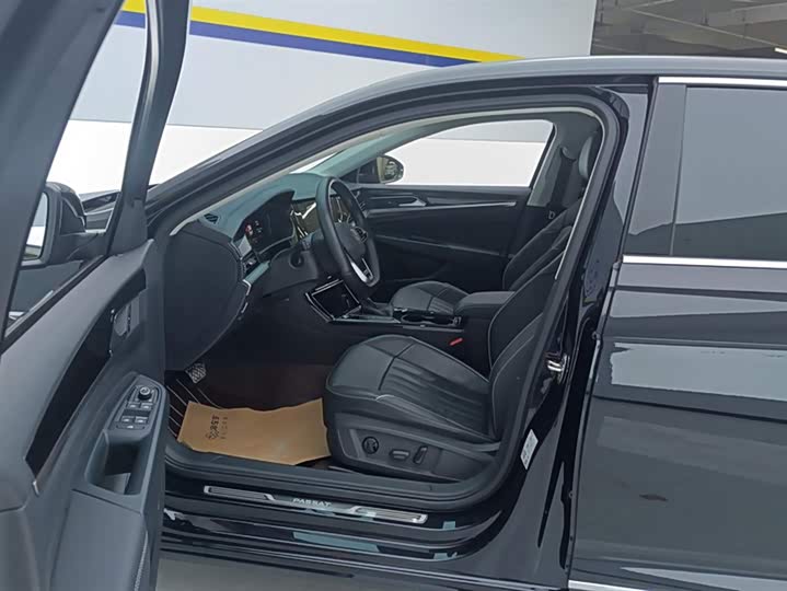 Фото 9 - Volkswagen Passat