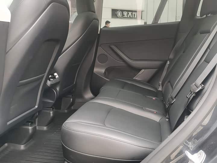 Фото 6 - Tesla Model Y