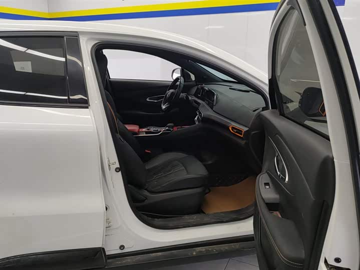 Фото 8 - Changan UNI-T