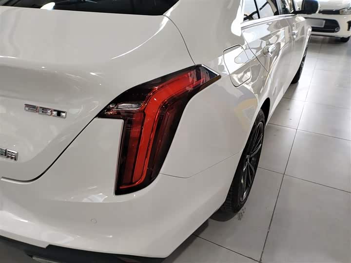 Фото 8 - Cadillac CT4