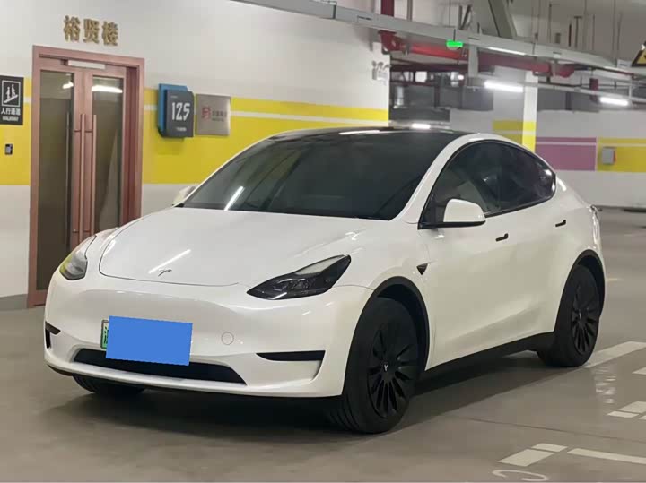 Фото 1 - Tesla Model Y