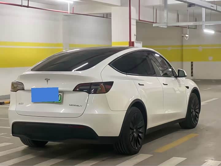 Фото 4 - Tesla Model Y