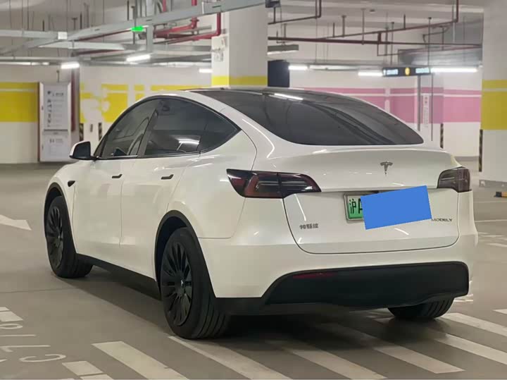 Фото 6 - Tesla Model Y