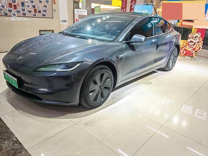 Фото 1 - Tesla Model 3