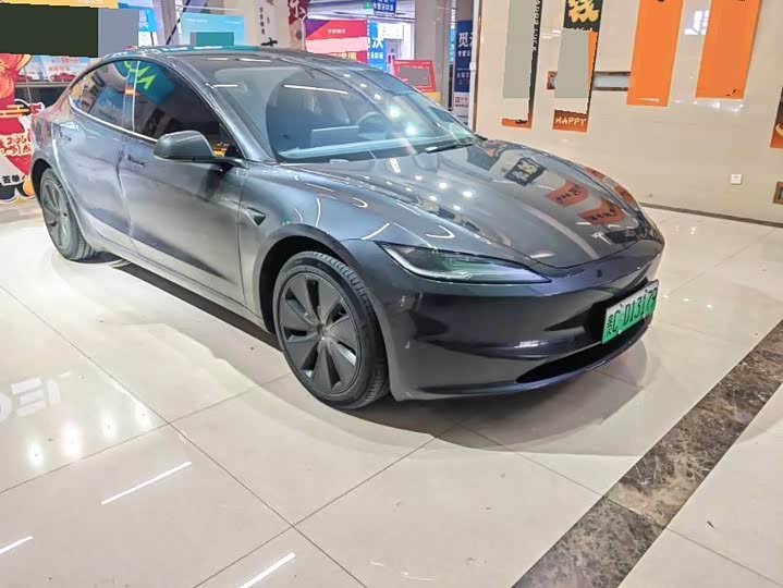 Фото 2 - Tesla Model 3