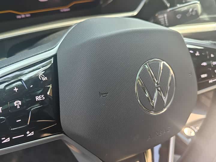 Фото 6 - Volkswagen Passat