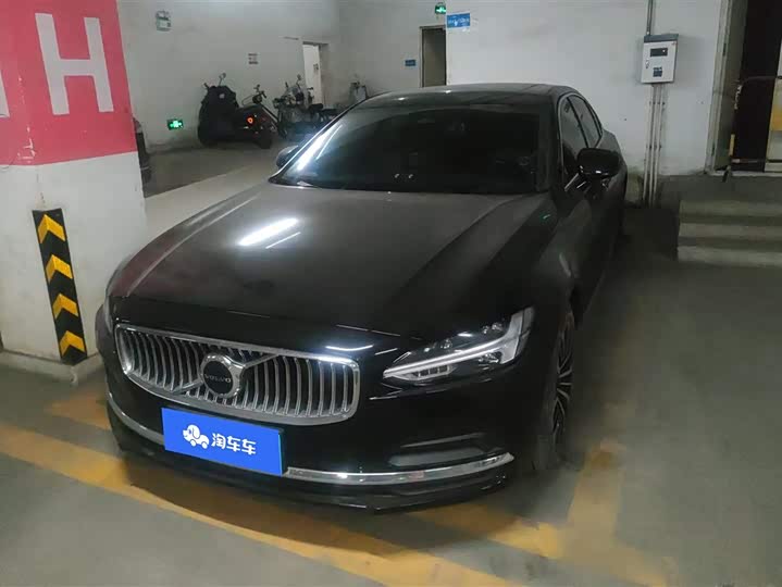 Фото 1 - Volvo S90
