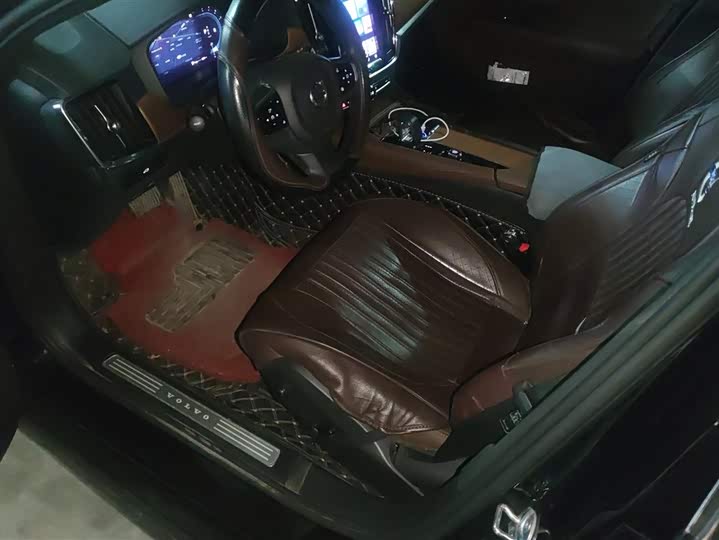 Фото 9 - Volvo S90