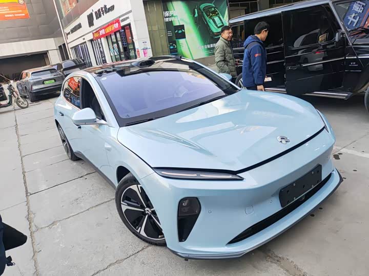 Фото 2 - Nio ET5T