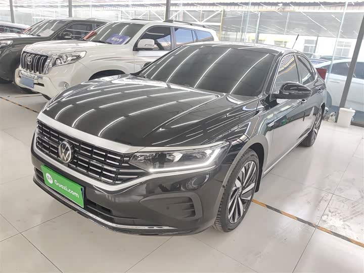 Фото 1 - Volkswagen Passat