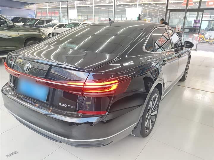 Фото 7 - Volkswagen Passat