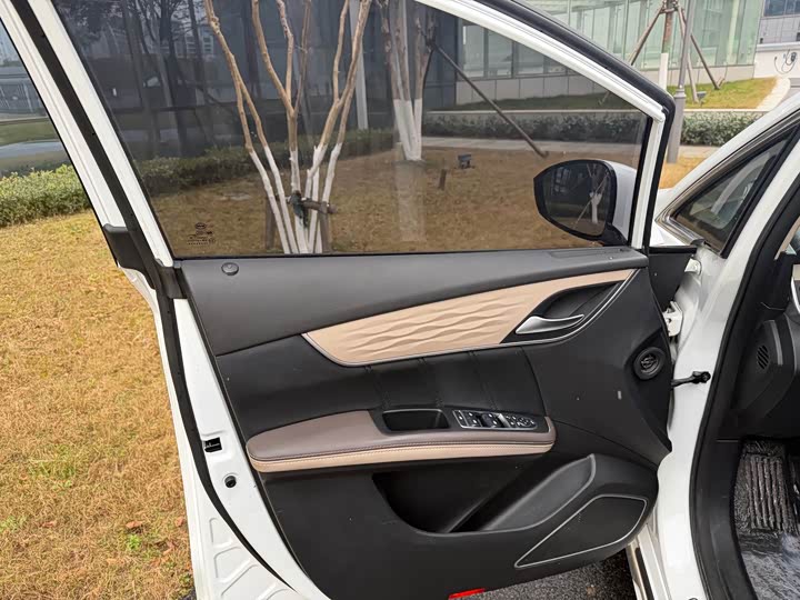 Фото 7 - BYD Song Max Hybrid