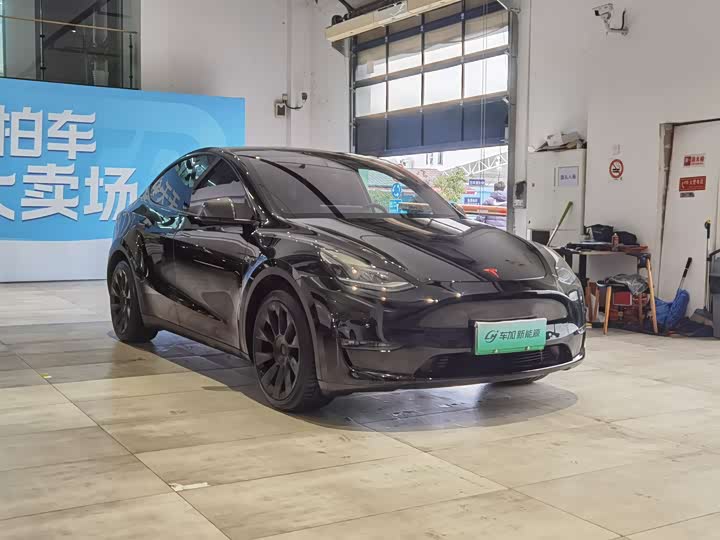 Фото 3 - Tesla Model Y