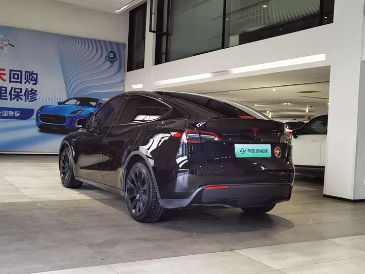 Фото 9 - Tesla Model Y