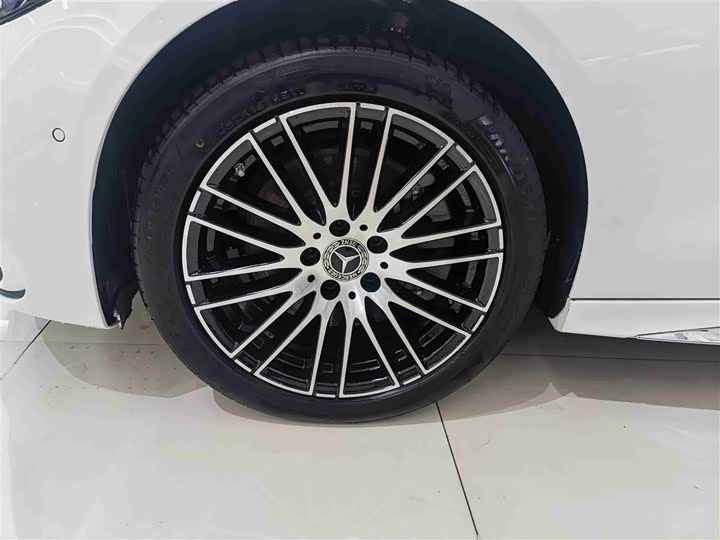 Фото 4 - Mercedes-Benz C-Class