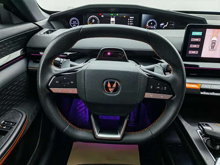 Фото 5 - Changan UNI-V