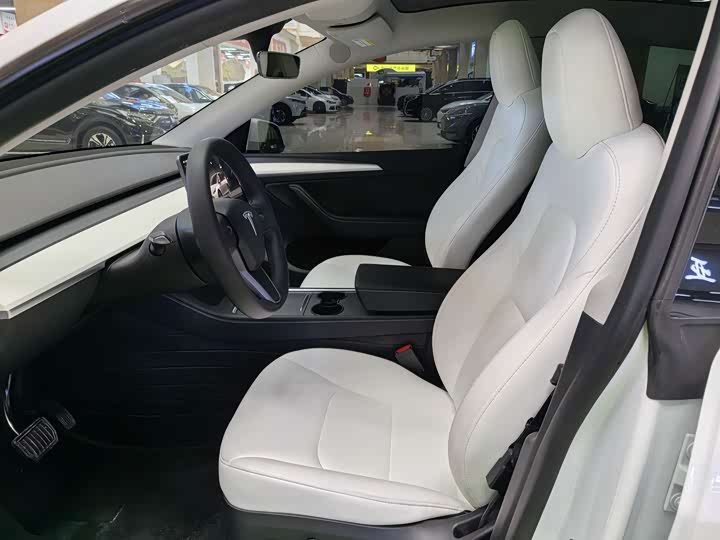 Фото 9 - Tesla Model Y