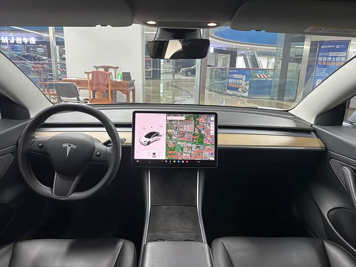 Фото 6 - Tesla Model 3