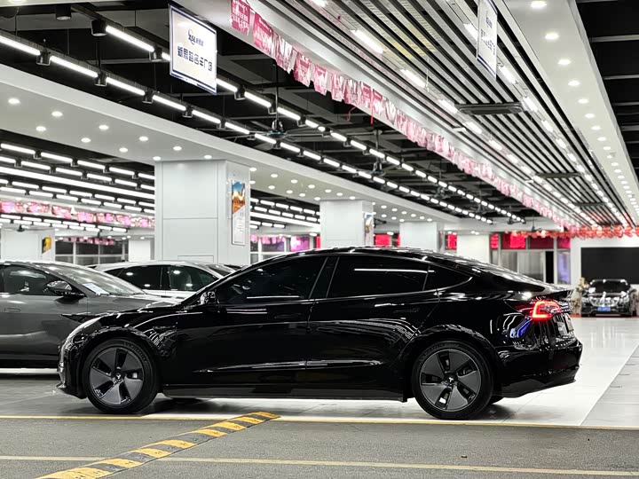 Фото 7 - Tesla Model 3