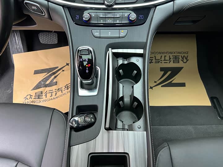 Фото 9 - Buick LaCrosse