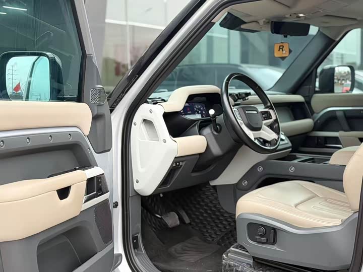 Фото 7 - Land Rover Defender