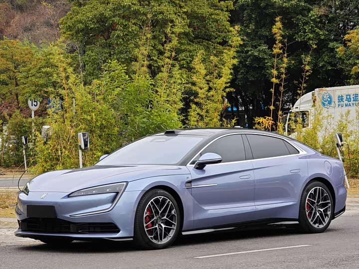 Фото 1 - BYD Yangwang U7