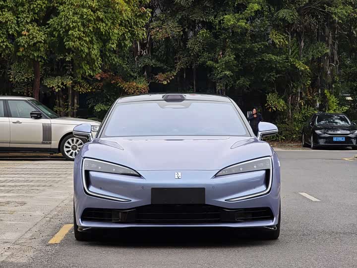 Фото 2 - BYD Yangwang U7