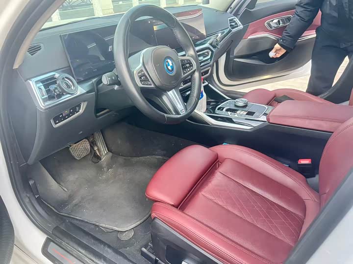 Фото 2 - BMW i3