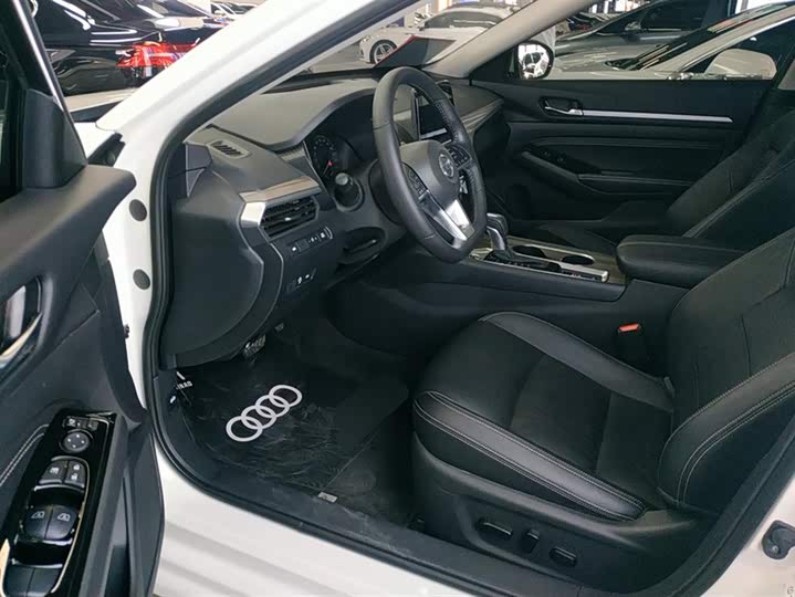 Фото 9 - Nissan Teana