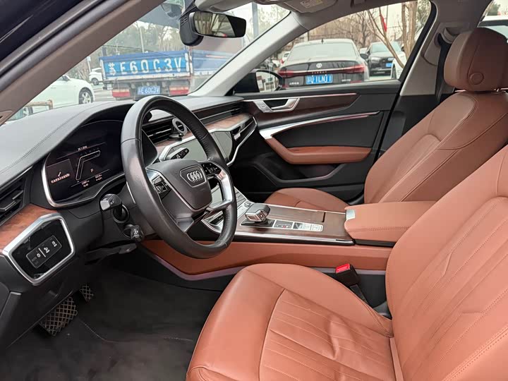 Фото 4 - Audi A6