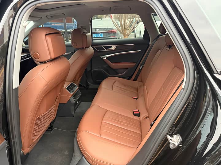 Фото 6 - Audi A6