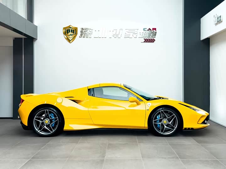 Фото 4 - Ferrari F8