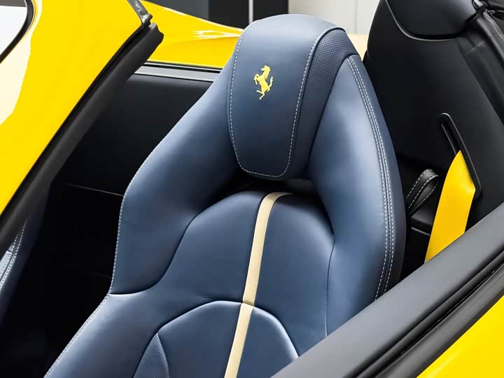 Фото 7 - Ferrari F8